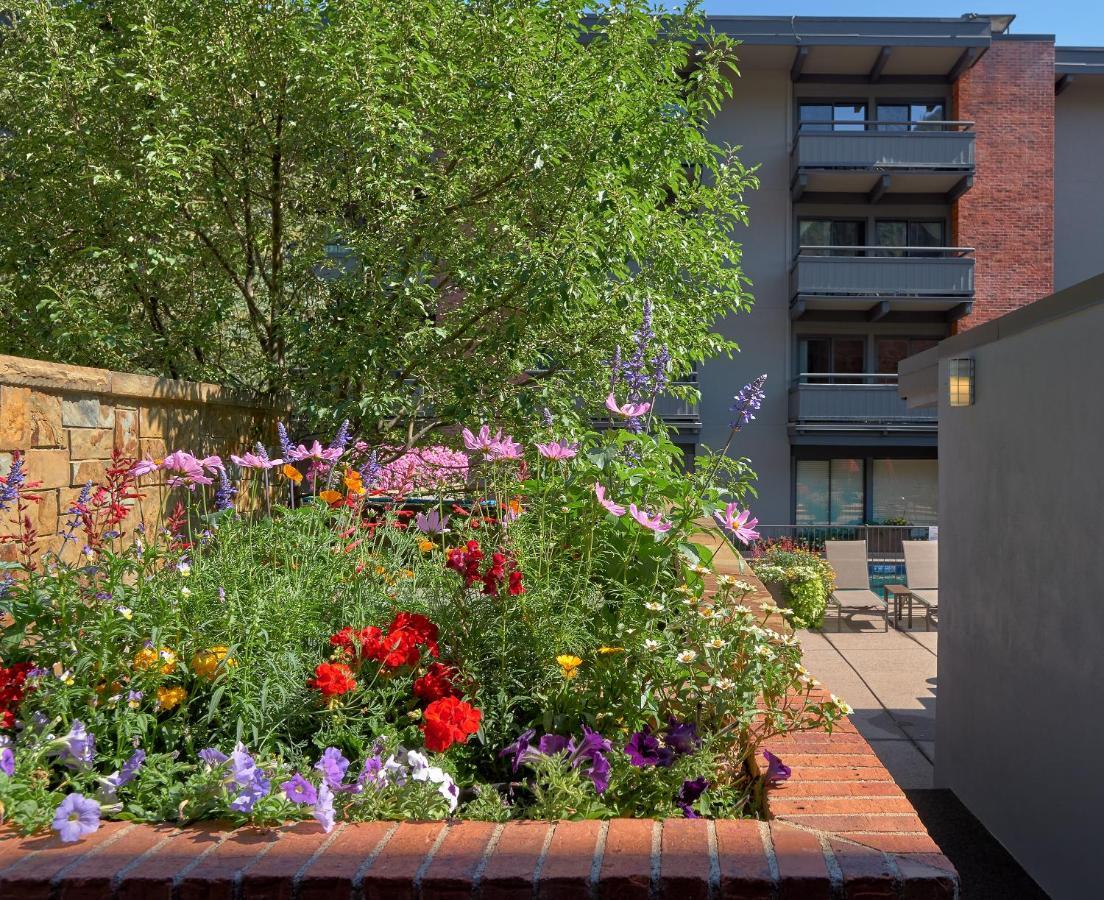 Aspen Square Condominium Hotel Exterior photo