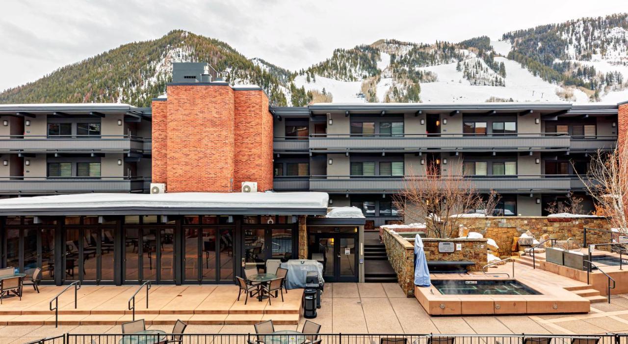 Aspen Square Condominium Hotel Exterior photo